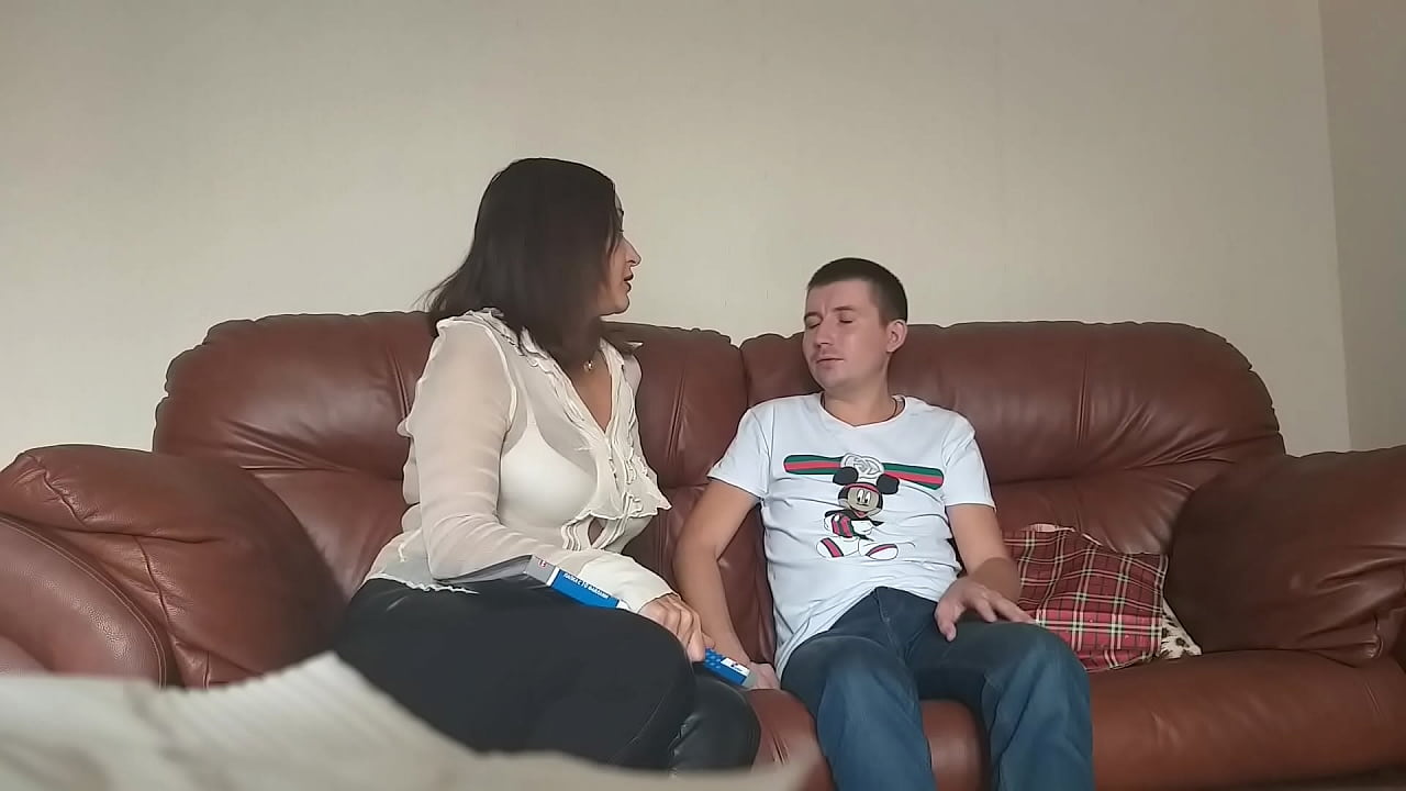 Szégyenlős diák szar telhetetlen tanár (Milf Alina Tumanova)